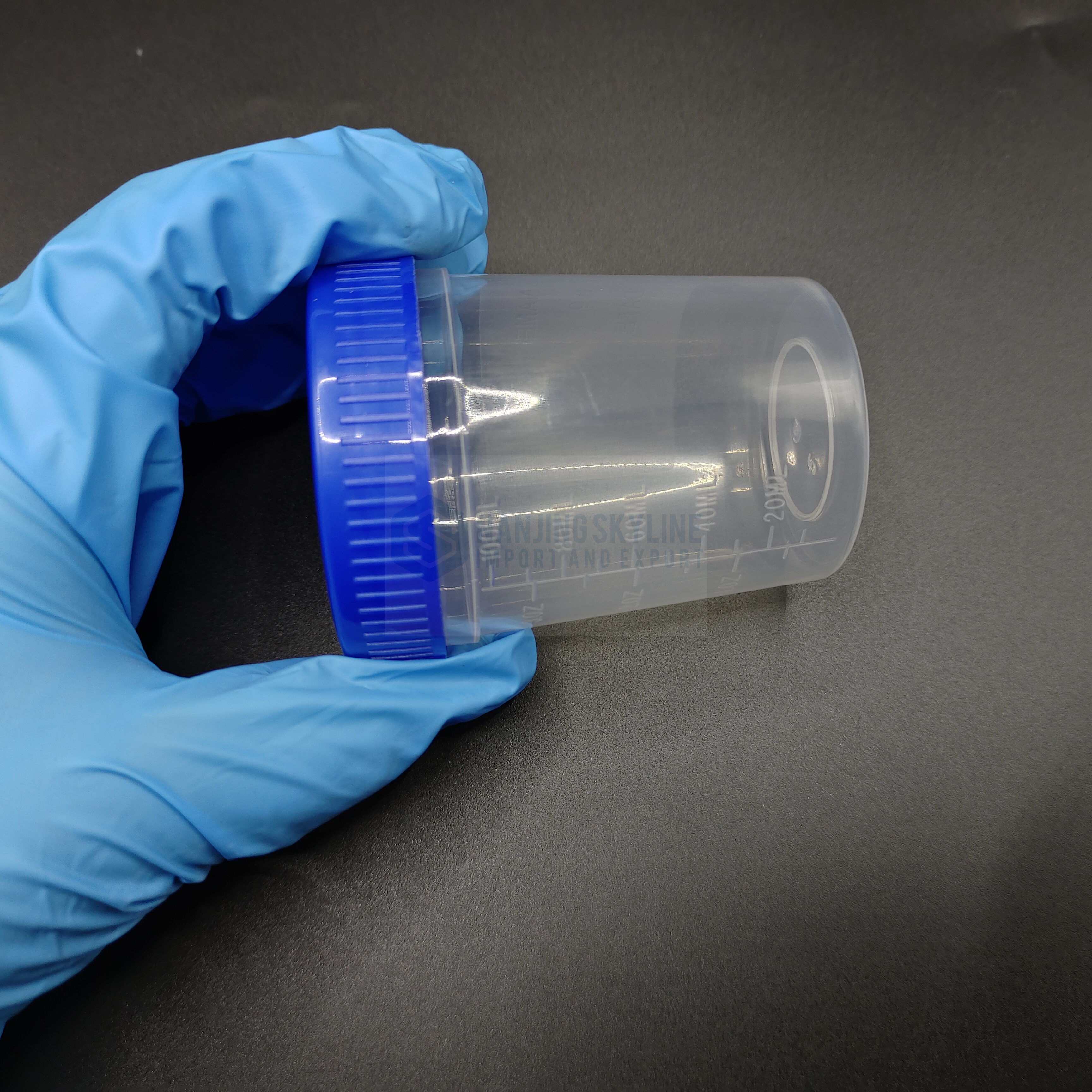 Disposable plastic urine container 100ml urine specimen cup