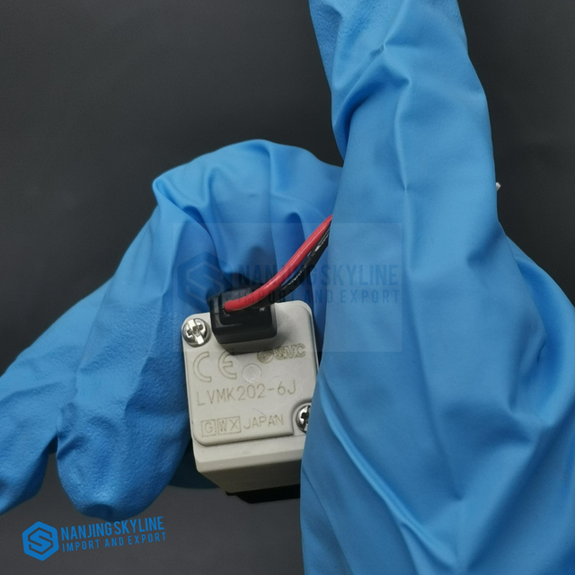 SMC LVMK202-6J 3way Valve 